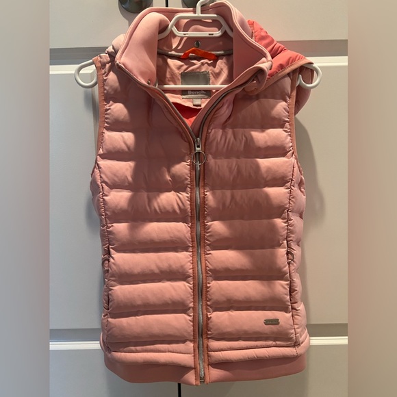 NWOT Bench Puffer Vest - Picture 9 of 9